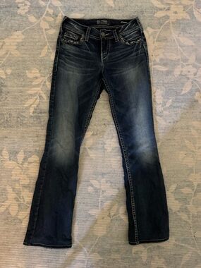 Silver Suki Low-Rise Dark Wash Bootcut Jeans Y2K